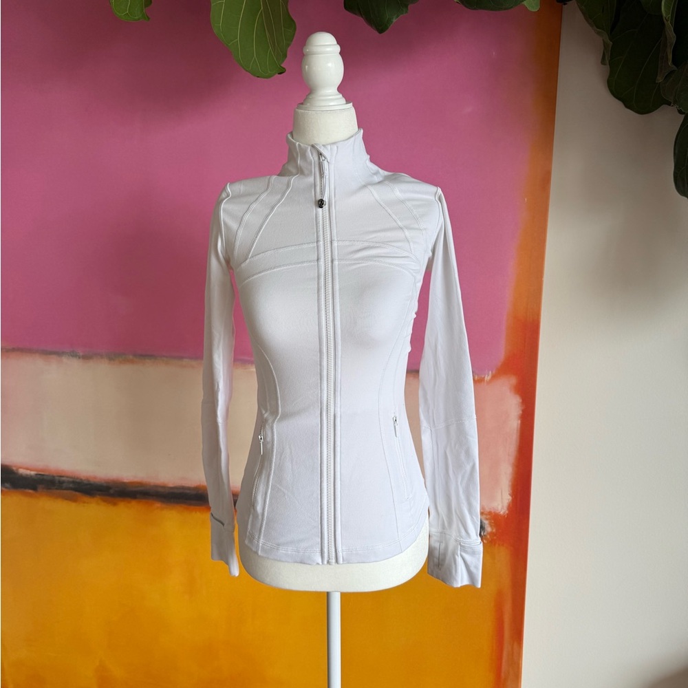 Lululemon Define Jacket
Luon 4 white